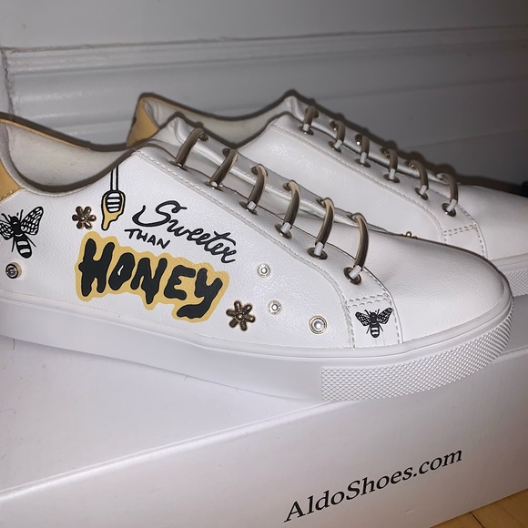 Beautiful white black and yellow Aldo sneakers - Picture 1 of 4